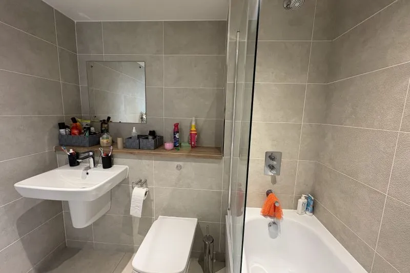 3 bed Apartment For Auction