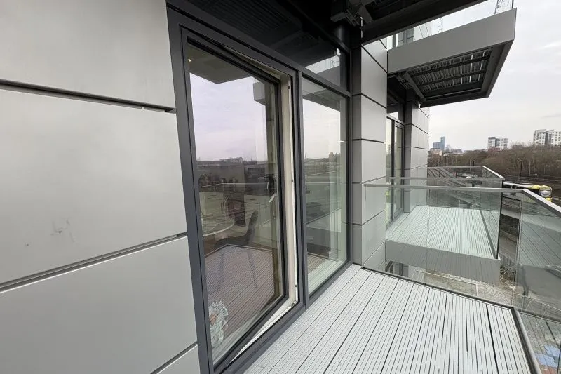 3 bed Apartment For Auction