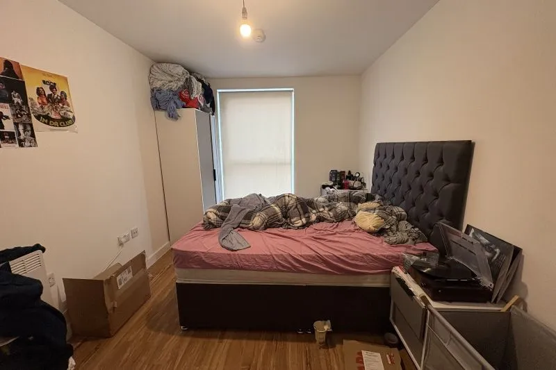 3 bed Apartment For Auction