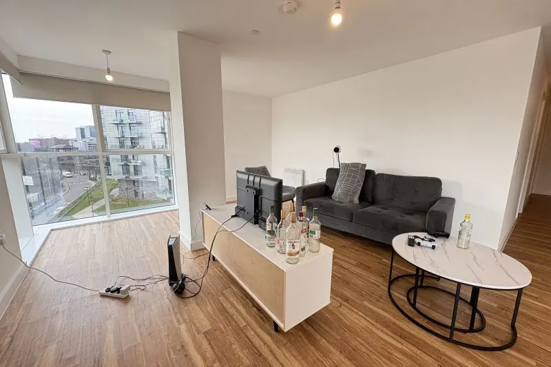 3 bed Apartment For Auction