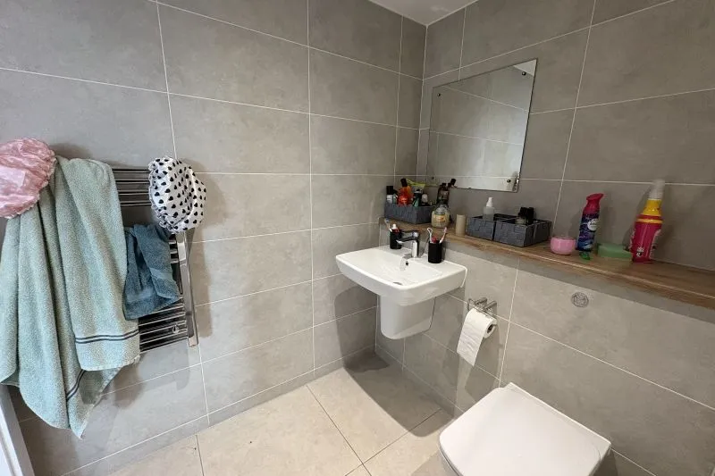 3 bed Apartment For Auction