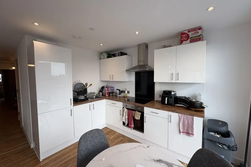 3 bed Apartment For Auction