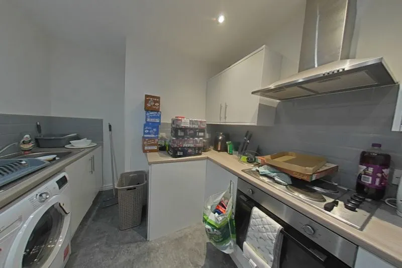 2 bed Flat For Auction