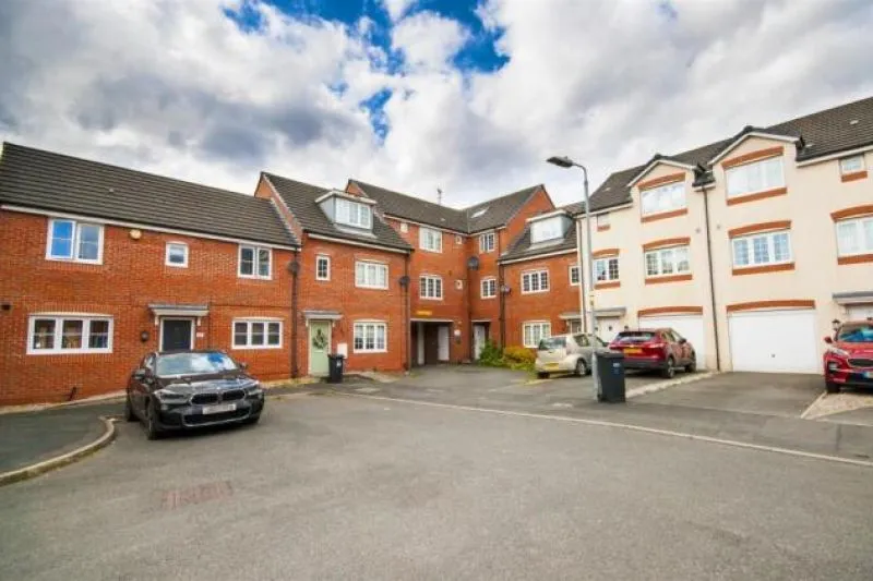 2 bed Apartment For Auction