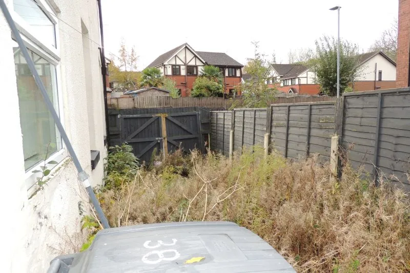 2 bed End Terrace House For Auction