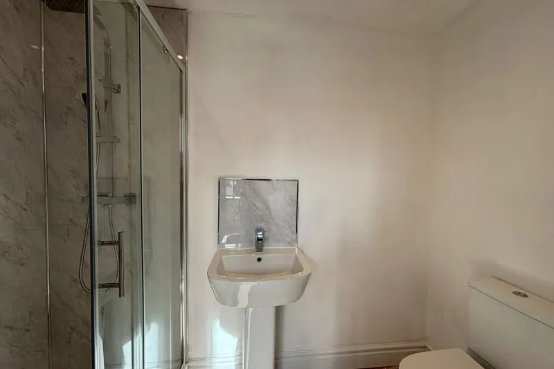 4 bed End Terrace House For Auction