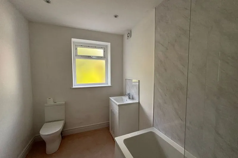 4 bed End Terrace House For Auction