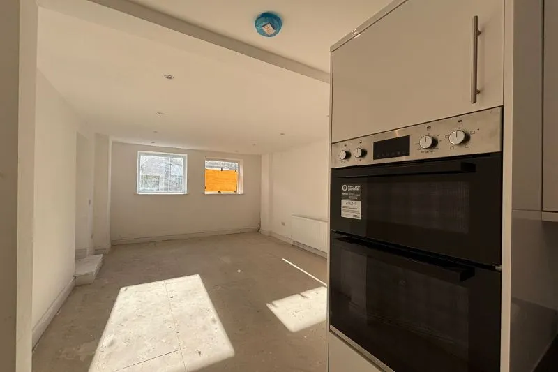 4 bed End Terrace House For Auction