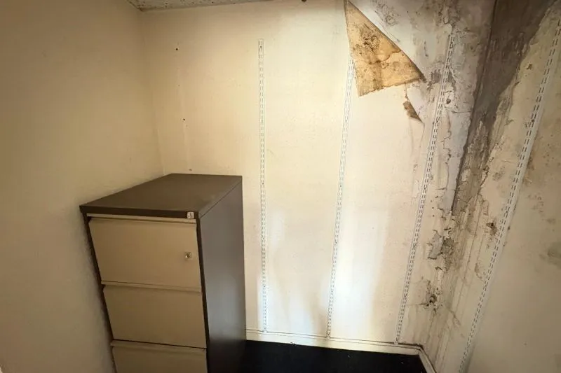 Office Commercial For Auction