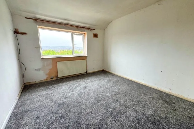 3 bed Terraced House For Auction