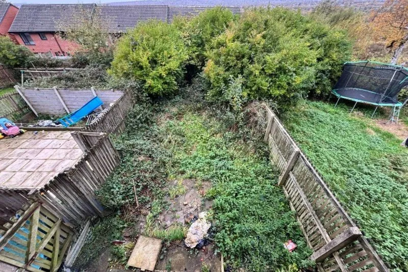 3 bed Terraced House For Auction