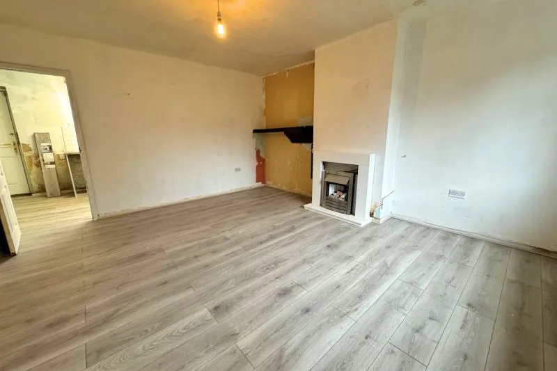 3 bed Terraced House For Auction