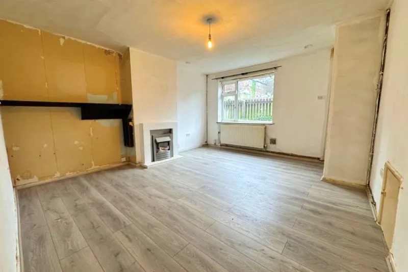 3 bed Terraced House For Auction