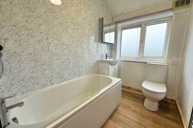 3 bed Terraced House For Auction