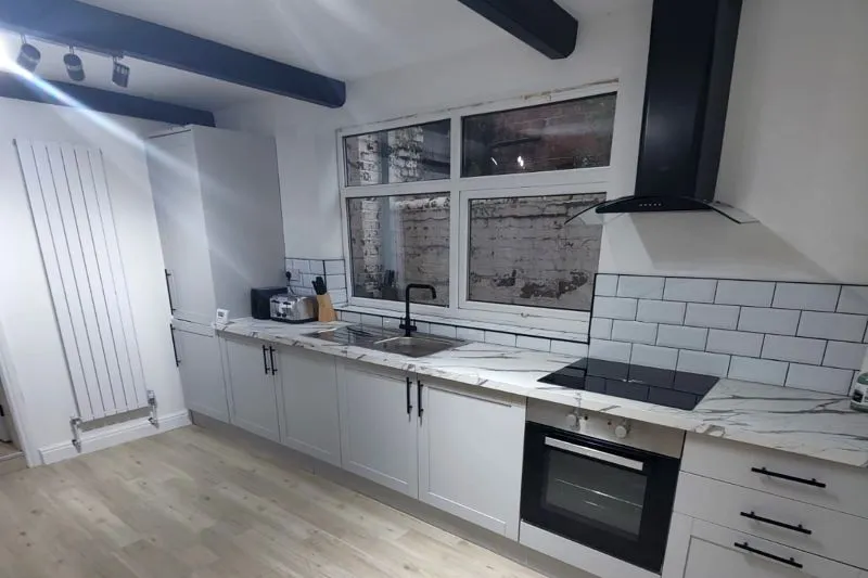 5 bed End Terrace House For Auction