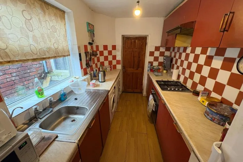 2 bed Terraced House For Auction