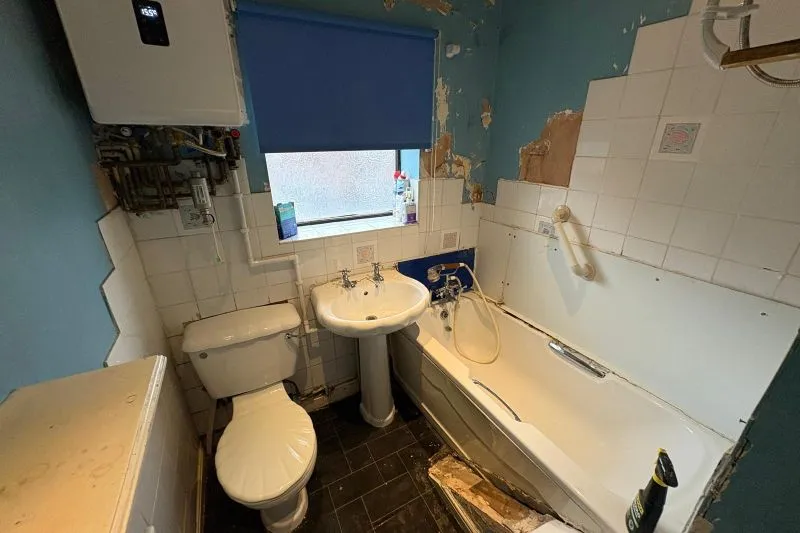2 bed Terraced House For Auction