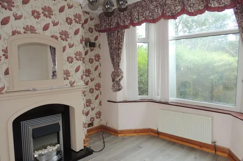 3 bed Semi-Detached House For Auction