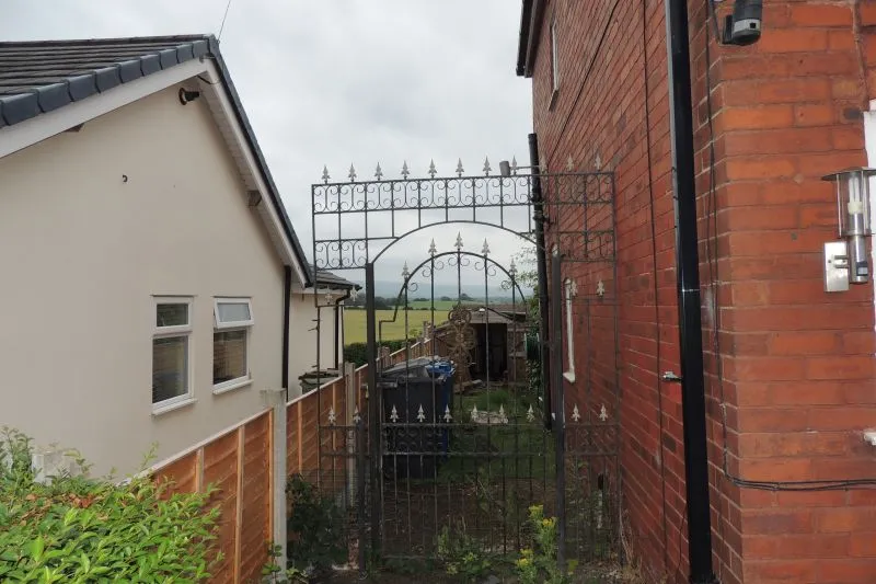 3 bed Semi-Detached House For Auction