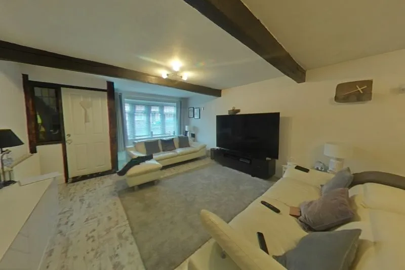 3 bed Terraced House For Auction