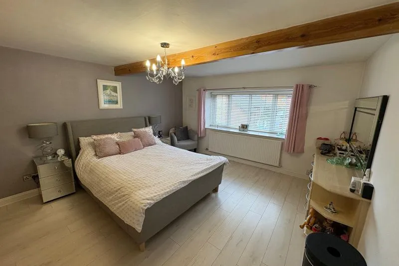 3 bed Terraced House For Auction