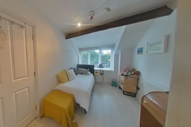 3 bed Terraced House For Auction