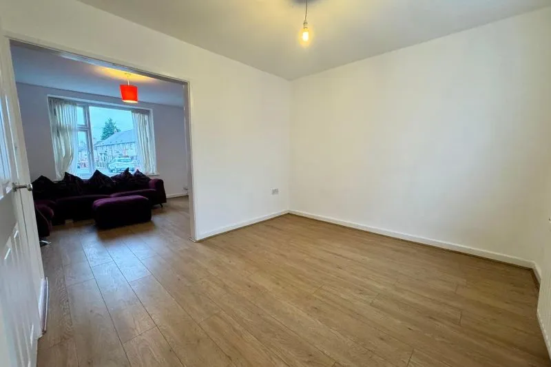 3 bed Terraced House For Auction