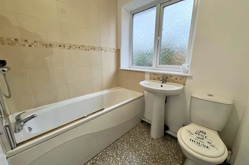 3 bed Terraced House For Auction