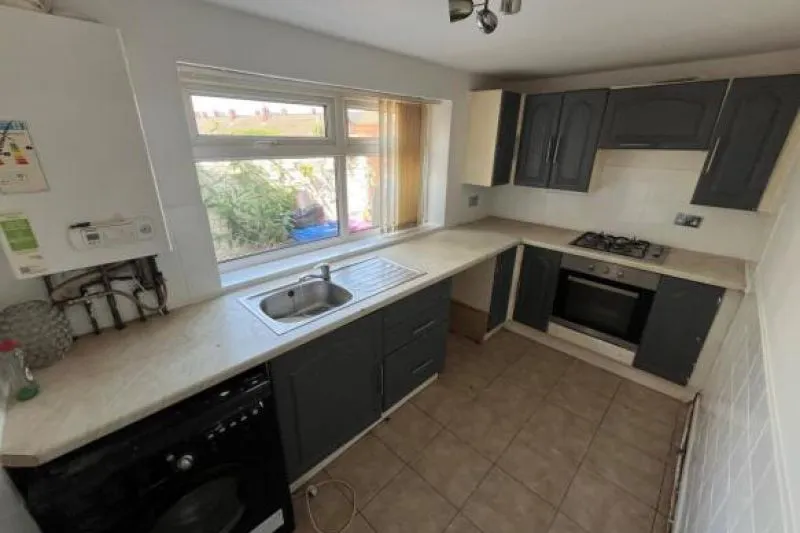 3 bed Terraced House For Auction