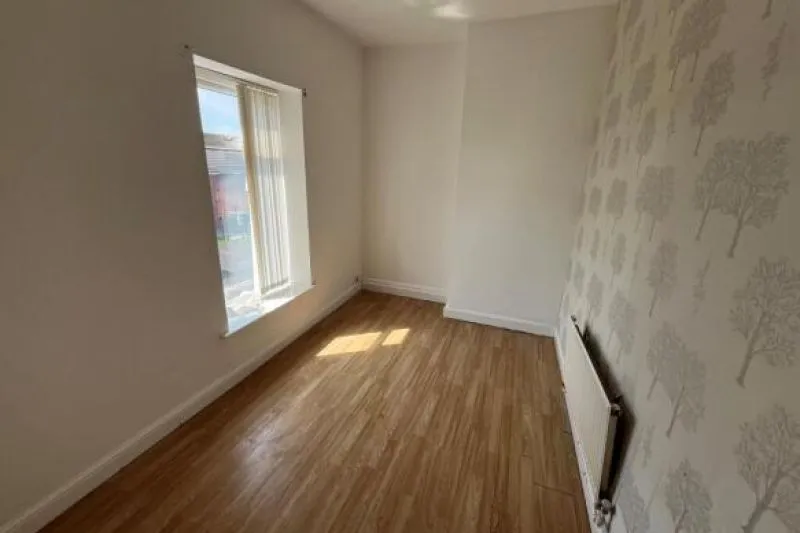 3 bed Terraced House For Auction