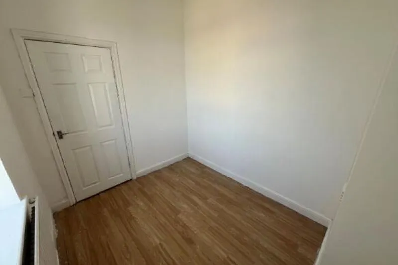 3 bed Terraced House For Auction