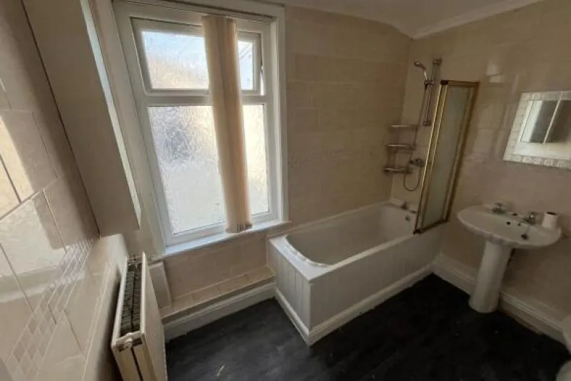3 bed Terraced House For Auction