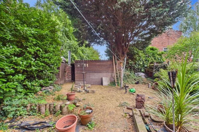 2 bed End Terrace House For Auction