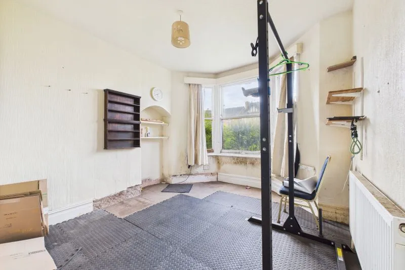 2 bed End Terrace House For Auction