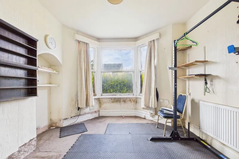 2 bed End Terrace House For Auction