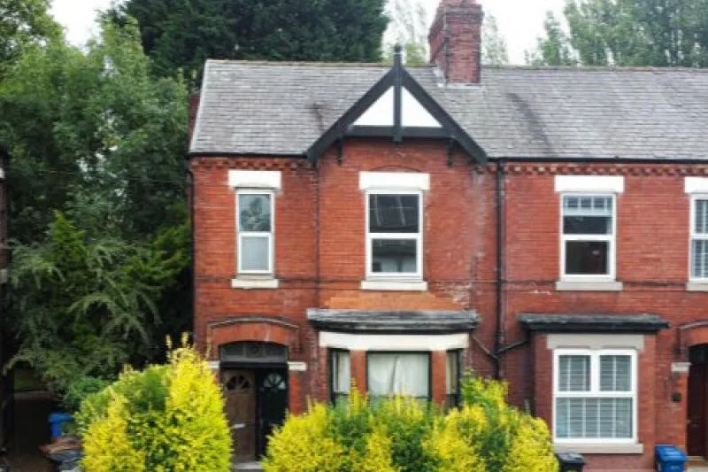 2 bed End Terrace House For Auction