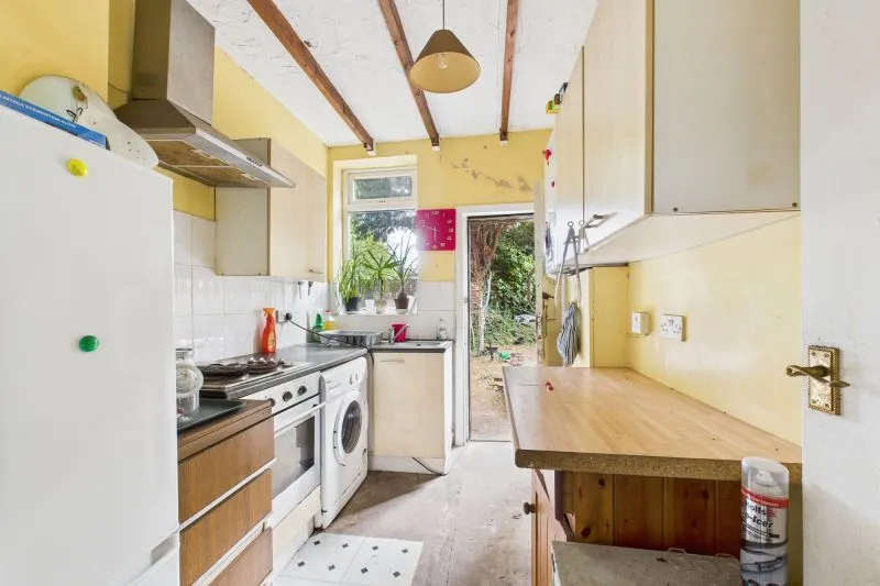 2 bed End Terrace House For Auction