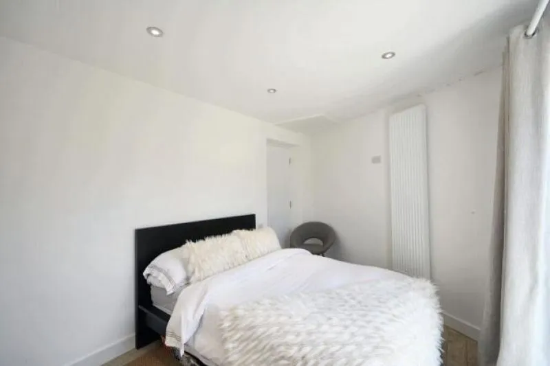 3 bed Semi-Detached House For Auction