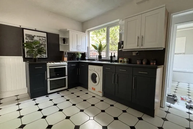 2 bed Terraced House For Auction