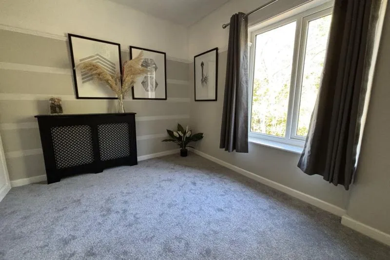 2 bed Terraced House For Auction