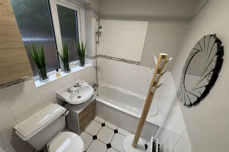 2 bed Terraced House For Auction