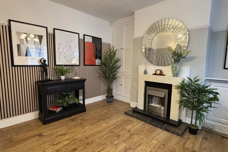 2 bed Terraced House For Auction