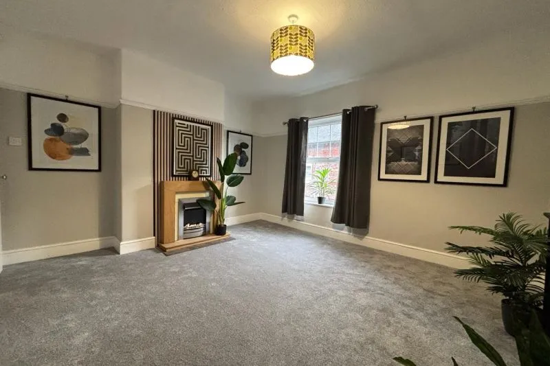 2 bed Terraced House For Auction