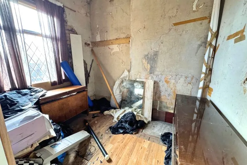 5 bed End Terrace House For Auction