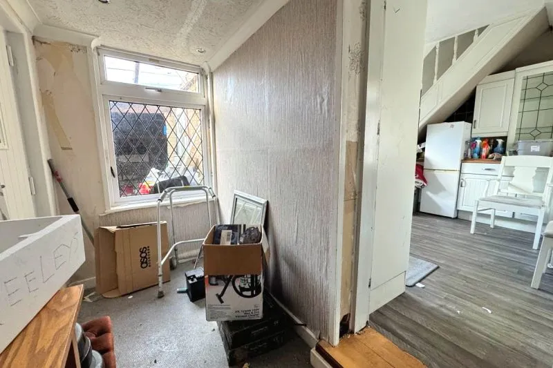 5 bed End Terrace House For Auction