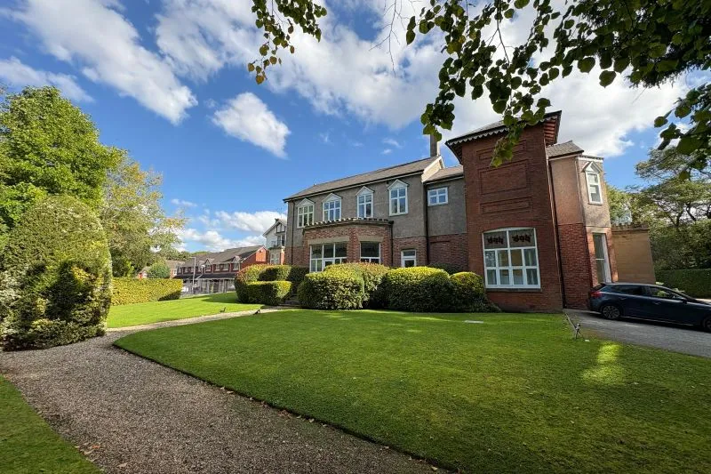 2 bed Ground Floor Apartment For Auction