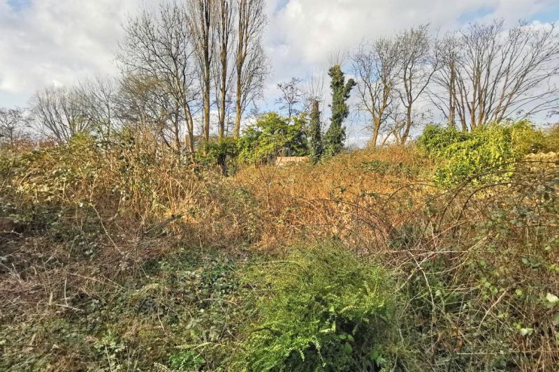 3 bed Semi-Detached House For Auction