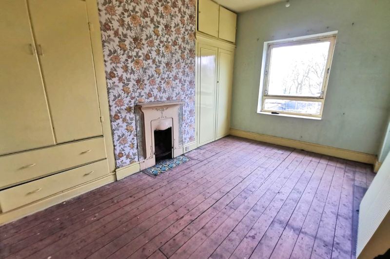 3 bed Semi-Detached House For Auction