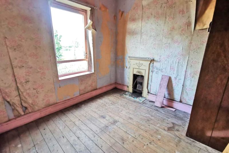 3 bed Semi-Detached House For Auction