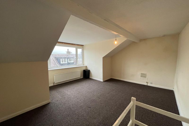 3 bed Terraced House For Auction
